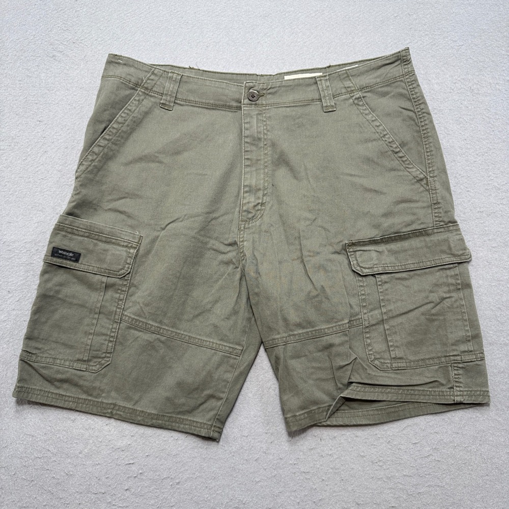 Wrangler Cargo Shorts Men's 38x10 Olive Green Relaxed Fit Utility Twill Workwear